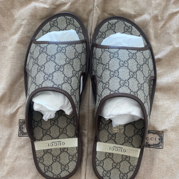 GUCCI MENS SLIDE SANDAL - Picture 4 of 10